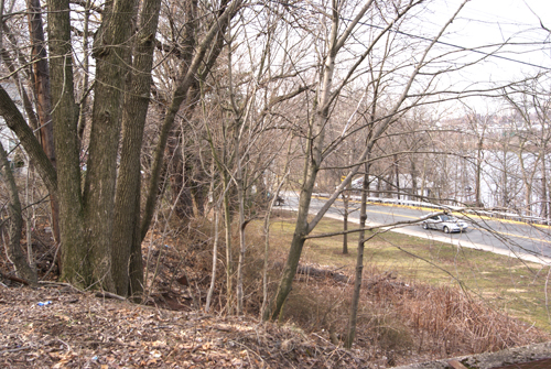 Photo by Karen Zautyk Name that park! Can you? Did you know it had a name? Do you even know where it is? If you’re a smoker, you’d better fi nd out because next week it may be added to Kearny’s no-smoking zones.
