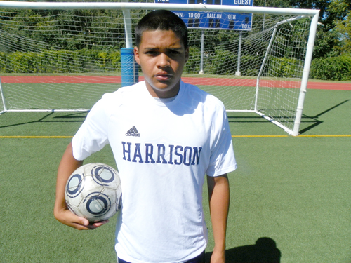 Photo by Jim Hague Senior midfi elder Kevin Villanueva had a sensational junior year with 11 goals and a school-record 28 assists.